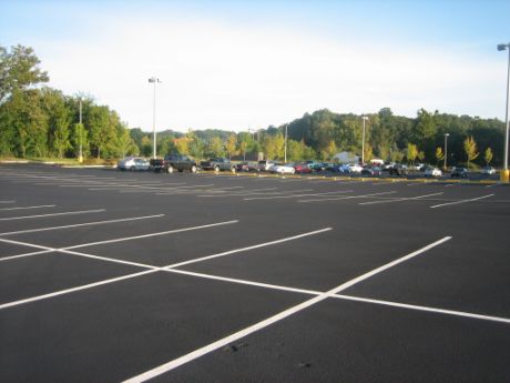 Commercial parking lot maintenance