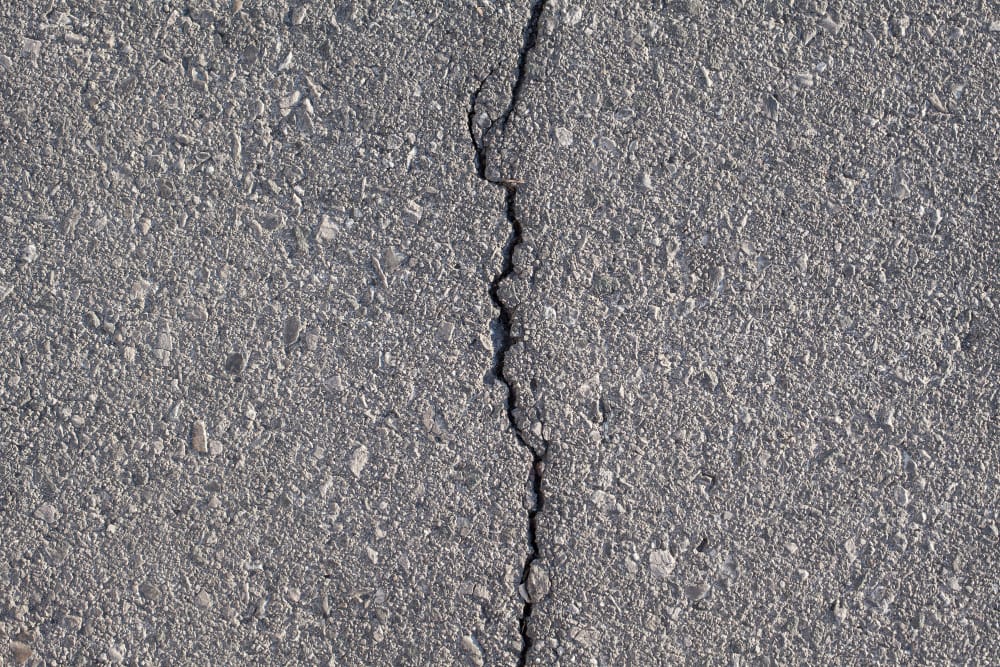How to Repair Cracks in Asphalt Driveways 19 1318