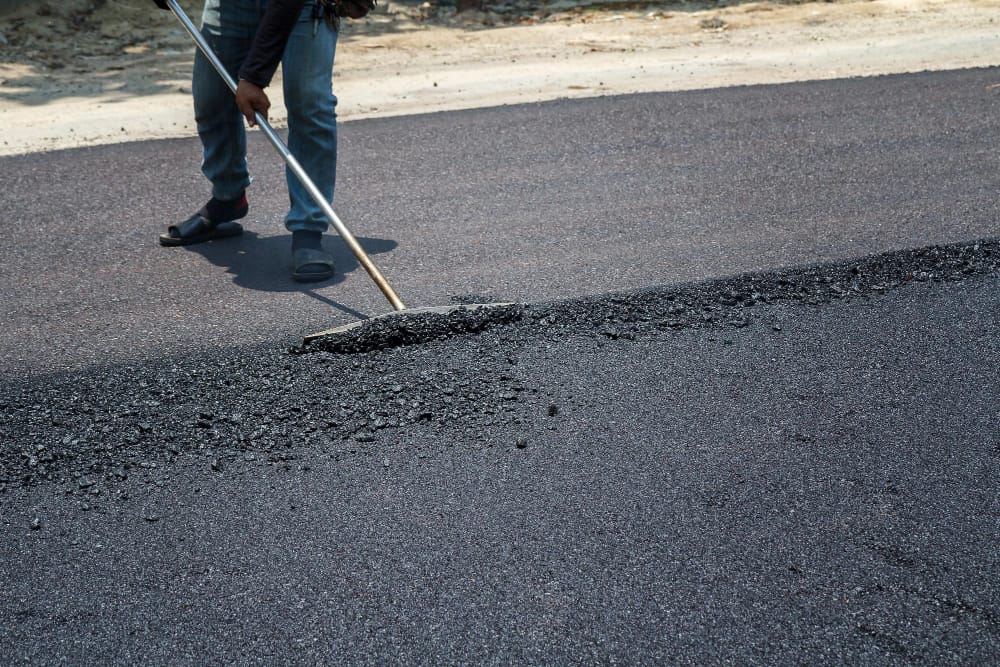 Best Time and Weather Conditions for Asphalt Paving 9 Best Time and Weather Conditions for Asphalt Paving