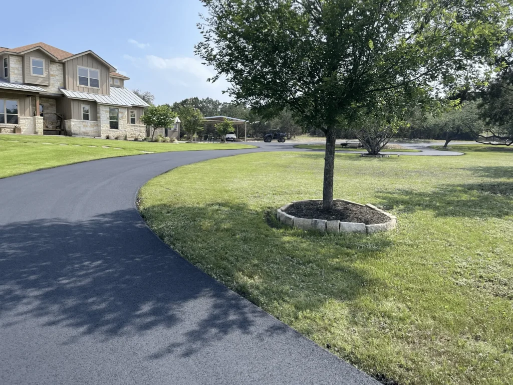 Residential Aspahlt Pavingg