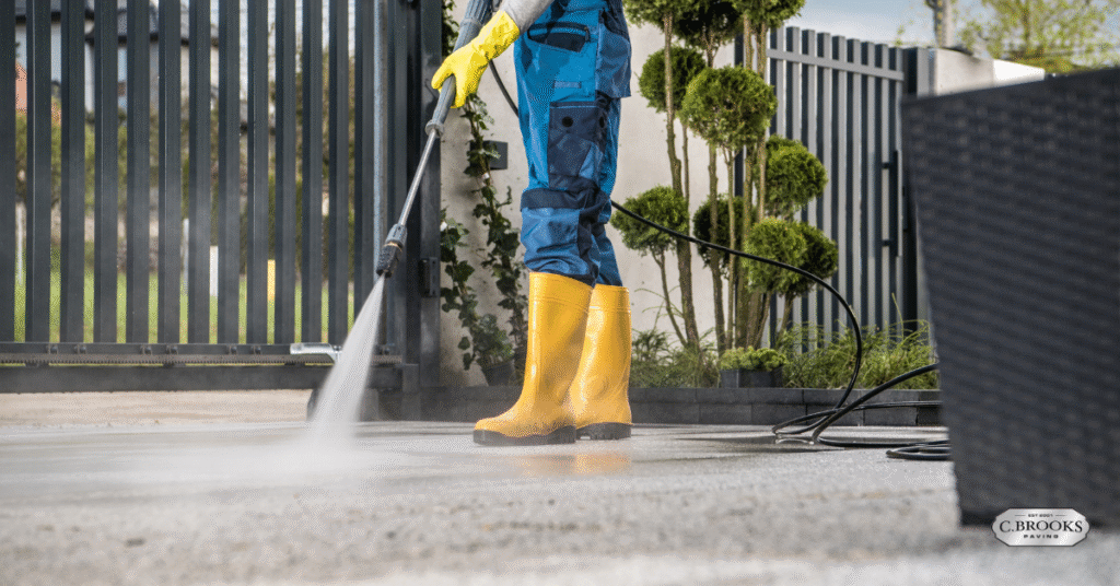 Resurfacing vs Replacing a Driveway: Which Is Better? 1 Resurfacing vs Replacing a Driveway