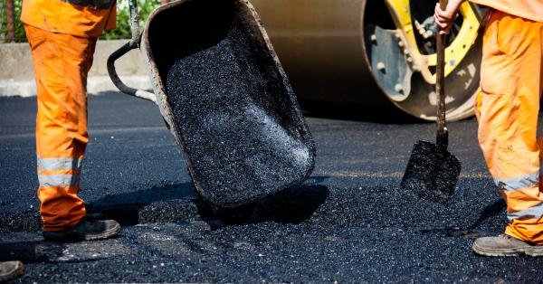 Blog 15 Asphalt vs Blacktop: Key Difference Between Blacktop and Asphalt for Your Paving Project
