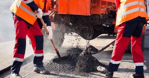 Asphalt Resurfacing vs Replacing Asphalt Pavement: Which Option Do You Choose?